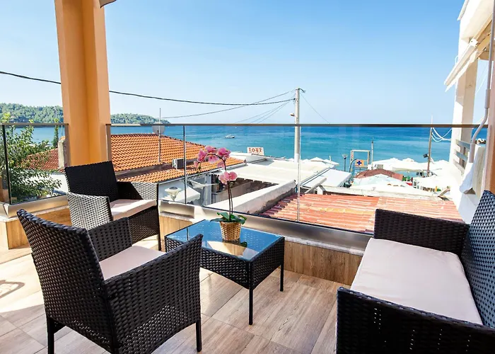 Aqua Velva Luxury Potos